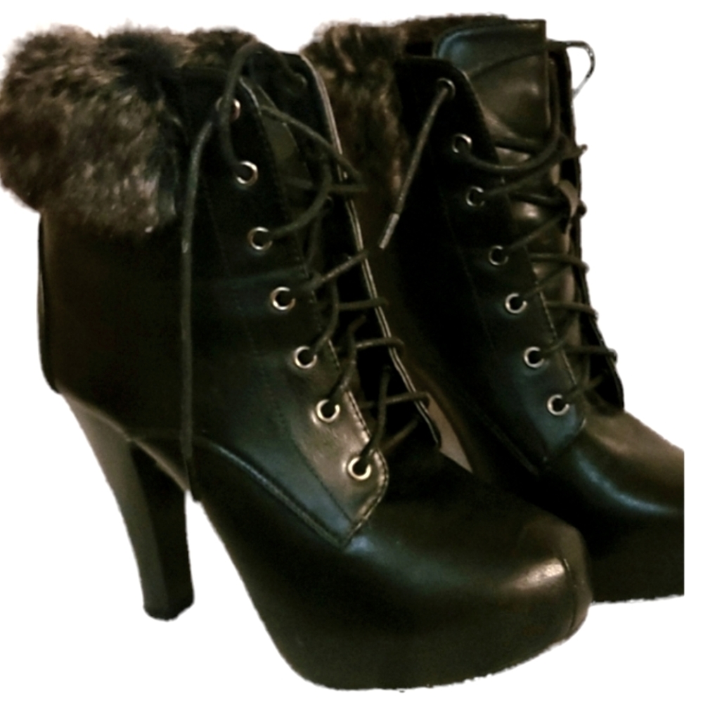 Leather Lace up Boots w/Fur